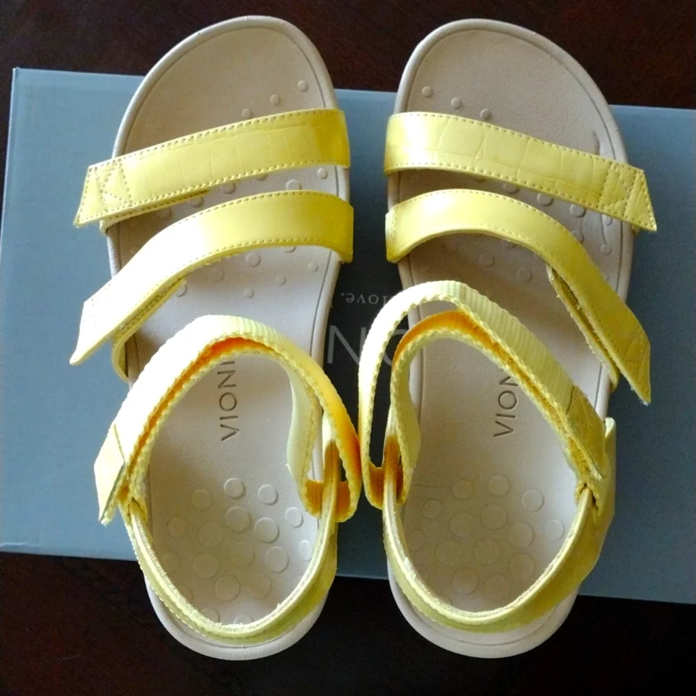 Vionic adjustable wedge sandals - Misty yellow size 7W NIB - Picture 12 of 16